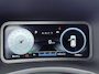 Hyundai Kona Electric EV COMFORT 64 kWh | 3 FASE | WARMTEPOMP | CAMERA | CLIMA | CRUISE ADAPT. | NAVI | PRIVACY GLASS | DAKRAILING | APPLE CAR PLAY & ADROID AUTO | PDC | 17'' LM VELGEN | ALL SEASONS |