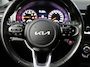 Kia Stonic 1.0 T-GDi MHEV DynamicPlusLine 100PK | AppleCarplay/AndroidAuto | Navigatie | Climate Control | Cruise Control | Trekhaak | Achteruitrijcamera | Parkeersensoren Achter | LED | 16" Lichtmetalen Velgen | DAB Ontvanger |