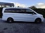 Mercedes-Benz V-klasse 300d Lang DC Avantgarde Edition | AMG | Night Pakket | Burmester | LED | Leer | Navi | Adapt. Cruise Control | Apple Carplay | PDC | Afn. Trekhaak | Privacy Glass | 1e eigenaar | Dealer onderhouden | Nieuwe APK!
