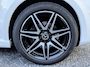 Mercedes-Benz V-klasse 300d Lang DC Avantgarde Edition | AMG | Night Pakket | Burmester | LED | Leer | Navi | Adapt. Cruise Control | Apple Carplay | PDC | Afn. Trekhaak | Privacy Glass | 1e eigenaar | Dealer onderhouden | Nieuwe APK!