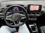 Volkswagen T-Roc 1.5 TSI R-Line Edition Edition | IQ Light | Trekhaak | Camera | ACC | Ergo-active 2025 km 17.000 Nap