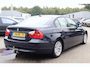 BMW 3-Serie 320i Dynamic Executive | Sportstoelen | Climate control | Cruise control | Trekhaak | Lederen/stof bekleding
