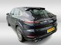 Porsche Cayenne Coupé 3.0 E-Hybrid / Trekhaak / Panoramadak / 360Camera / Head-up / Softclose / 21'' / Achterasbesturing / Sportuitlaat / Keyless / Bose / Luchtvering / Matrix LED / Sportdesign+Chrono / Stoel+Stuurverwarming /