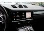 Porsche Cayenne Coupé 3.0 E-Hybrid Platinum Edition / SoH 90,9% / Panoramadak / 360Camera / Luchtvering / 21'' / Sfeerverlichting / Sportchrono / Bose / Keyless / Sportuitlaat / Dodehoek / DAB / Stoelverwarming / ACC