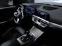BMW 3-Serie Touring 330e High Executive Sport SOH 90,5% (PANORAMADAK,APPLE CARPLAY,NAVI,CAMERA,SFEERVERLICHTING,LED,SPORTSTOELEN)