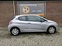 Peugeot 208 1.0 VTi Access (tik in de motor)