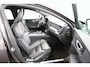 Volvo V60 2.0 B4 Plus Dark | Trekhaak | Sportstoelen | 19 Inch | Stoelverwarming | Keyless | Elek. Stoelen | Camera