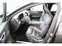 Volvo V60 2.0 B4 Plus Dark | Trekhaak | Sportstoelen | 19 Inch | Stoelverwarming | Keyless | Elek. Stoelen | Camera