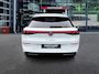 Volkswagen T-Roc 1.5 eTSI R-LINE BLACK STYLE TREKHAAK/PANO-DAK/IQ-LIGHTS/CARPLAY/MATRIX