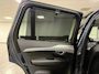 Volvo XC90 T8 AWD Recharge Inscription | Trekhaak | Head-Up Display | Harman Kardon | All Season banden | Adaptieve Cruise Control | Stoelverwarming voor + achter | Stuurwielverwarming | Full LED meesturende koplampen | Schuifdak | Pilot Assist | BLIS Dode Hoek Detectie | Standkachel met Volvo On Call App | Parkeercamera | Elektrische voorstoelen geheugen | Lederen bekleding | Zitting verlenging voorstoelen | 20 Inch | Keyless Drive | Parkeersensoren voor+achter | Elektrisch bedienbare achterklep | Geïntegreerde zongordijnen achterportieren | 7-Persoons | 4-Zone Climate Control | Draadloos telefoon opladen | DAB Radio | Apple Carplay/Android Auto | Volvo On Call met mobiele App functie | Denim Blue Metallic |