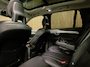 Volvo XC90 T8 AWD Recharge Inscription | Trekhaak | Head-Up Display | Harman Kardon | All Season banden | Adaptieve Cruise Control | Stoelverwarming voor + achter | Stuurwielverwarming | Full LED meesturende koplampen | Schuifdak | Pilot Assist | BLIS Dode Hoek Detectie | Standkachel met Volvo On Call App | Parkeercamera | Elektrische voorstoelen geheugen | Lederen bekleding | Zitting verlenging voorstoelen | 20 Inch | Keyless Drive | Parkeersensoren voor+achter | Elektrisch bedienbare achterklep | Geïntegreerde zongordijnen achterportieren | 7-Persoons | 4-Zone Climate Control | Draadloos telefoon opladen | DAB Radio | Apple Carplay/Android Auto | Volvo On Call met mobiele App functie | Denim Blue Metallic |