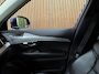 Volvo XC90 T8 AWD Recharge Inscription | Trekhaak | Head-Up Display | Harman Kardon | All Season banden | Adaptieve Cruise Control | Stoelverwarming voor + achter | Stuurwielverwarming | Full LED meesturende koplampen | Schuifdak | Pilot Assist | BLIS Dode Hoek Detectie | Standkachel met Volvo On Call App | Parkeercamera | Elektrische voorstoelen geheugen | Lederen bekleding | Zitting verlenging voorstoelen | 20 Inch | Keyless Drive | Parkeersensoren voor+achter | Elektrisch bedienbare achterklep | Geïntegreerde zongordijnen achterportieren | 7-Persoons | 4-Zone Climate Control | Draadloos telefoon opladen | DAB Radio | Apple Carplay/Android Auto | Volvo On Call met mobiele App functie | Denim Blue Metallic |