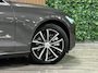 Volvo V60 T6 AWD Recharge Bright Long Range | Adaptieve Cruise Control | Stoelverwarming voor+achter | Stuurwielverwarming | Parkeercamera | Pilot Assist | BLIS Dode Hoek Detectie | Lederen bekleding | 18 Inch | Google Infotainment | Keyless Drive | Parkeersensoren voor+achter | Privacy Glass | Elektrisch bedienbare achterklep | Automatisch dimmende binnen en buitenspiegels | DAB Radio | Apple Carplay/Android Auto | Volvo On Call met mobiele App functie | Platinum Grey Metallic |