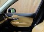 Volvo XC90 T6 AWD Inscription | Uniek! | Trekhaak | Stoelventilatie | 360 Camera | Head-Up Display | All Season banden | Stoelmassage | 320pk | Adaptieve Cruise Control | Stoelverwarming | 20 Inch | Full LED Meesturende koplampen | Pilot Assist | BLIS Dode Hoek Detectie | Nappa Lederen bekleding | Zitting verlenging voorstoelen | Keyless Drive | Parkeersensoren voor+achter | Elektrisch bedienbare achterklep | Verlichte instaplijsten | Volvo On Call met mobiele App functie | Denim Blue Metallic |