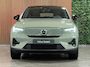 Volvo C40 Recharge Plus 69 kWh | All-season banden | Parkeercamera | Adaptieve Cruise Control | Pilot Assist | Stoel en Stuurwielverwarming | Panoramadak | 19 Inch | Zitting verlenging voorstoelen | BLIS Dode Hoek Detectie | Warmtepomp | Google Infotainment | Keyless Drive | Privacy Glass | Parkeersensoren voor+achter | Elektrisch bedienbare achterklep | Alarm Klasse III | DAB Radio | Apple Carplay/Android Auto | Volvo On Call met mobiele App functie | Sage Green Metallic |