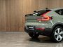 Volvo C40 Recharge Plus 69 kWh | All-season banden | Parkeercamera | Adaptieve Cruise Control | Pilot Assist | Stoel en Stuurwielverwarming | Panoramadak | 19 Inch | Zitting verlenging voorstoelen | BLIS Dode Hoek Detectie | Warmtepomp | Google Infotainment | Keyless Drive | Privacy Glass | Parkeersensoren voor+achter | Elektrisch bedienbare achterklep | Alarm Klasse III | DAB Radio | Apple Carplay/Android Auto | Volvo On Call met mobiele App functie | Sage Green Metallic |