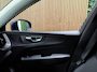 Volvo XC60 T6 AWD Recharge Bright Long Range | Trekhaak | All Season banden | Adaptieve Cruise Control | Stoelverwarming voor+achter | Stuurwielverwarming | Full LED Meesturende koplampen | Standkachel met Volvo On Call App | Pilot Assist | BLIS Dode Hoek Detectie | Lederen bekleding | Schuifdak | Parkeercamera | Google Infotainment | 18 Inch | Keyless Drive | Parkeersensoren voor+achter | Privacy Glass | Automatisch dimmende binenn en buitenspiegels | Regensensor | Climate Controle L+R | DAB Radio | Apple Carplay/Android Auto | Draadloos telefoon opladen | Volvo On Call met mobiele App functie | Denim Blue Metallic |