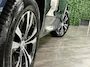 Volvo XC60 T6 AWD Recharge Bright Long Range | Trekhaak | All Season banden | Adaptieve Cruise Control | Stoelverwarming voor+achter | Stuurwielverwarming | Full LED Meesturende koplampen | Standkachel met Volvo On Call App | Pilot Assist | BLIS Dode Hoek Detectie | Lederen bekleding | Schuifdak | Parkeercamera | Google Infotainment | 18 Inch | Keyless Drive | Parkeersensoren voor+achter | Privacy Glass | Automatisch dimmende binenn en buitenspiegels | Regensensor | Climate Controle L+R | DAB Radio | Apple Carplay/Android Auto | Draadloos telefoon opladen | Volvo On Call met mobiele App functie | Denim Blue Metallic |