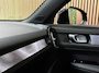 Volvo EX40 Single Motor Extended Range Plus 82 kWh | 100% SoH | 360 Camera | Trekhaak | Adaptieve Cruise Control | Stoel en Stuurwielverwarming | Pilot Assist | BLIS Dode Hoek Detectie | Microtech / Alcantara bekleding met wit stiksel en bies | Zitting verlenging voorstoelen | Google Infotainment | Warmtepomp | 19 Inch | Keyless Drive | Parkeersensoren voor+achter | Elektrisch bedienbare achterklep | DAB Radio | Apple Carplay/Android Auto | Draadloos telefoon opladen | Volvo On Call met mobiele App functie | Onyx Black Metallic |