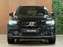 Volvo EX40 Single Motor Extended Range Plus 82 kWh | 100% SoH | 360 Camera | Trekhaak | Adaptieve Cruise Control | Stoel en Stuurwielverwarming | Pilot Assist | BLIS Dode Hoek Detectie | Microtech / Alcantara bekleding met wit stiksel en bies | Zitting verlenging voorstoelen | Google Infotainment | Warmtepomp | 19 Inch | Keyless Drive | Parkeersensoren voor+achter | Elektrisch bedienbare achterklep | DAB Radio | Apple Carplay/Android Auto | Draadloos telefoon opladen | Volvo On Call met mobiele App functie | Onyx Black Metallic |