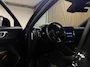 Volvo EX40 Single Motor Extended Range Plus 82 kWh | 100% SoH | 360 Camera | Trekhaak | Adaptieve Cruise Control | Stoel en Stuurwielverwarming | Pilot Assist | BLIS Dode Hoek Detectie | Microtech / Alcantara bekleding met wit stiksel en bies | Zitting verlenging voorstoelen | Google Infotainment | Warmtepomp | 19 Inch | Keyless Drive | Parkeersensoren voor+achter | Elektrisch bedienbare achterklep | DAB Radio | Apple Carplay/Android Auto | Draadloos telefoon opladen | Volvo On Call met mobiele App functie | Onyx Black Metallic |