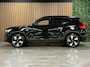 Volvo EX40 Single Motor Extended Range Plus 82 kWh | 100% SoH | 360 Camera | Trekhaak | Adaptieve Cruise Control | Stoel en Stuurwielverwarming | Pilot Assist | BLIS Dode Hoek Detectie | Microtech / Alcantara bekleding met wit stiksel en bies | Zitting verlenging voorstoelen | Google Infotainment | Warmtepomp | 19 Inch | Keyless Drive | Parkeersensoren voor+achter | Elektrisch bedienbare achterklep | DAB Radio | Apple Carplay/Android Auto | Draadloos telefoon opladen | Volvo On Call met mobiele App functie | Onyx Black Metallic |