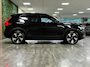 Volvo EX40 Single Motor Extended Range Plus 82 kWh | 100% SoH | 360 Camera | Trekhaak | Adaptieve Cruise Control | Stoel en Stuurwielverwarming | Pilot Assist | BLIS Dode Hoek Detectie | Microtech / Alcantara bekleding met wit stiksel en bies | Zitting verlenging voorstoelen | Google Infotainment | Warmtepomp | 19 Inch | Keyless Drive | Parkeersensoren voor+achter | Elektrisch bedienbare achterklep | DAB Radio | Apple Carplay/Android Auto | Draadloos telefoon opladen | Volvo On Call met mobiele App functie | Onyx Black Metallic |