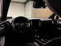 Volvo EX40 Single Motor Extended Range Plus 82 kWh | 100% SoH | 360 Camera | Trekhaak | Adaptieve Cruise Control | Stoel en Stuurwielverwarming | Pilot Assist | BLIS Dode Hoek Detectie | Microtech / Alcantara bekleding met wit stiksel en bies | Zitting verlenging voorstoelen | Google Infotainment | Warmtepomp | 19 Inch | Keyless Drive | Parkeersensoren voor+achter | Elektrisch bedienbare achterklep | DAB Radio | Apple Carplay/Android Auto | Draadloos telefoon opladen | Volvo On Call met mobiele App functie | Onyx Black Metallic |