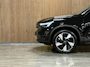 Volvo EX40 Single Motor Extended Range Plus 82 kWh | 100% SoH | 360 Camera | Trekhaak | Adaptieve Cruise Control | Stoel en Stuurwielverwarming | Pilot Assist | BLIS Dode Hoek Detectie | Microtech / Alcantara bekleding met wit stiksel en bies | Zitting verlenging voorstoelen | Google Infotainment | Warmtepomp | 19 Inch | Keyless Drive | Parkeersensoren voor+achter | Elektrisch bedienbare achterklep | DAB Radio | Apple Carplay/Android Auto | Draadloos telefoon opladen | Volvo On Call met mobiele App functie | Onyx Black Metallic |