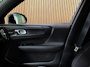 Volvo XC40 Single Motor Extended Range Ultimate 82 kWh | 100% SoH | Schuifdak | 360° Camera | All Season banden | Harman Kardon | Adaptieve Cruise Control | Bestuurdersstoel elektrisch geheugen | Stoel en Stuurwielverwarming | 19 Inch | Passagiersstoel elektrisch | Zitting verlenging voorstoelen | Pilot Assist | BLIS Dode Hoek Detectie | Warmtepomp | Google Infotainment | Keyless Drive | Parkeersensoren voor+achter | Elektrisch bedienbare achterklep | Automatisch dimmende binnen en buitenspiegels | Regensensor | Climate Controle L+R | Draadloos telefoon opladen | DAB Radio | Apple Carplay/Android Auto | Volvo On Call met mobiele App functie | Silver Dawn Metallic |