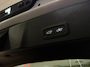 Volvo XC40 Single Motor Extended Range Ultimate 82 kWh | 100% SoH | Schuifdak | 360° Camera | All Season banden | Harman Kardon | Adaptieve Cruise Control | Bestuurdersstoel elektrisch geheugen | Stoel en Stuurwielverwarming | 19 Inch | Passagiersstoel elektrisch | Zitting verlenging voorstoelen | Pilot Assist | BLIS Dode Hoek Detectie | Warmtepomp | Google Infotainment | Keyless Drive | Parkeersensoren voor+achter | Elektrisch bedienbare achterklep | Automatisch dimmende binnen en buitenspiegels | Regensensor | Climate Controle L+R | Draadloos telefoon opladen | DAB Radio | Apple Carplay/Android Auto | Volvo On Call met mobiele App functie | Silver Dawn Metallic |