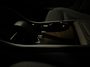 Volvo XC40 Single Motor Extended Range Ultimate 82 kWh | 100% SoH | Schuifdak | 360° Camera | All Season banden | Harman Kardon | Adaptieve Cruise Control | Bestuurdersstoel elektrisch geheugen | Stoel en Stuurwielverwarming | 19 Inch | Passagiersstoel elektrisch | Zitting verlenging voorstoelen | Pilot Assist | BLIS Dode Hoek Detectie | Warmtepomp | Google Infotainment | Keyless Drive | Parkeersensoren voor+achter | Elektrisch bedienbare achterklep | Automatisch dimmende binnen en buitenspiegels | Regensensor | Climate Controle L+R | Draadloos telefoon opladen | DAB Radio | Apple Carplay/Android Auto | Volvo On Call met mobiele App functie | Silver Dawn Metallic |