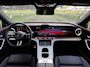 Mercedes-Benz C-klasse 400 4MATIC Launch Edition 94 kWh | Hyperscreen | Trekhaak | Panoramadak | Distronic | Sfeerverlichting | 360 camera |