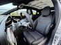 Mercedes-Benz C-klasse 400 4MATIC Launch Edition 94 kWh | Hyperscreen | Trekhaak | Panoramadak | Distronic | Sfeerverlichting | 360 camera |