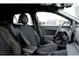 Volkswagen T-Roc 1.5 eTsi 150PK DSG Aut. | R-Line Edition | Wegklapbare Trekhaak | 18" LM Velgen | LED Koplampen | Stoelverwarming | Active Info Display | Keyless Start | Achteruitrijcamera | Navi incl. Apple Carplay |