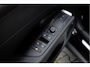 Volkswagen T-Roc 1.5 eTsi 150PK DSG Aut. | R-Line Edition | Wegklapbare Trekhaak | 18" LM Velgen | LED Koplampen | Stoelverwarming | Active Info Display | Keyless Start | Achteruitrijcamera | Navi incl. Apple Carplay |