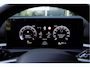 Volkswagen T-Roc 1.5 eTsi 150PK DSG Aut. | R-Line Edition | Wegklapbare Trekhaak | 18" LM Velgen | LED Koplampen | Stoelverwarming | Active Info Display | Keyless Start | Achteruitrijcamera | Navi incl. Apple Carplay |