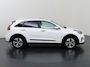 Kia Niro EV e-Niro ExecutiveLine 64 kWh | Trekhaak | Schuifdak | Stoel/Stuurverwarming | Adaptieve Cruise Control | Leder | JBL Audio | Achteruitrijcamera | Memory Seats |