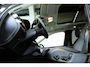 Volvo XC90 T8 Plug-in hybrid AWD Ultra Dark | High Performance Audio | Luchtvering | Massage in voorstoelen | 360° Parkeercamera | Parkeersensoren voor + achter | Panoramadak | Semi-Electrische Wegklapbare Trekhaak | Bowers & Wilkins Premium Audio | Google infotainmentr