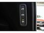 Volvo XC90 T8 Plug-in hybrid AWD Ultra Dark | High Performance Audio | Luchtvering | Massage in voorstoelen | 360° Parkeercamera | Parkeersensoren voor + achter | Panoramadak | Semi-Electrische Wegklapbare Trekhaak | Bowers & Wilkins Premium Audio | Google infotainmentr