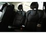 Volvo XC90 T8 Plug-in hybrid AWD Ultra Dark | High Performance Audio | Luchtvering | Massage in voorstoelen | 360° Parkeercamera | Parkeersensoren voor + achter | Panoramadak | Semi-Electrische Wegklapbare Trekhaak | Bowers & Wilkins Premium Audio | Google infotainmentr