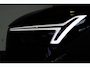 Volvo XC90 T8 Plug-in hybrid AWD Ultra Dark | High Performance Audio | Luchtvering | Massage in voorstoelen | 360° Parkeercamera | Parkeersensoren voor + achter | Panoramadak | Semi-Electrische Wegklapbare Trekhaak | Bowers & Wilkins Premium Audio | Google infotainmentr