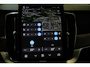 Volvo XC90 T8 Plug-in hybrid AWD Ultra Dark | High Performance Audio | Luchtvering | Massage in voorstoelen | 360° Parkeercamera | Parkeersensoren voor + achter | Panoramadak | Semi-Electrische Wegklapbare Trekhaak | Bowers & Wilkins Premium Audio | Google infotainmentr