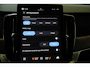 Volvo XC90 T8 Plug-in hybrid AWD Ultra Dark | High Performance Audio | Luchtvering | Massage in voorstoelen | 360° Parkeercamera | Parkeersensoren voor + achter | Panoramadak | Semi-Electrische Wegklapbare Trekhaak | Bowers & Wilkins Premium Audio | Google infotainmentr