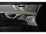 Volvo XC90 T8 Plug-in hybrid AWD Ultra Dark | High Performance Audio | Luchtvering | Massage in voorstoelen | 360° Parkeercamera | Parkeersensoren voor + achter | Panoramadak | Semi-Electrische Wegklapbare Trekhaak | Bowers & Wilkins Premium Audio | Google infotainmentr
