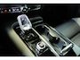 Volvo V60 T8 Plug-in hybrid AWD Plus Dark | Trekhaak | Panoramadak | Verwarmbare voorstoelen, achterbank en stuurwiel | 360 graden camera | Head-up display | Premium audio by Harman Kardon | Adaptieve cruise control | Keyless