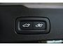 Volvo V60 T8 Plug-in hybrid AWD Plus Dark | Trekhaak | Panoramadak | Verwarmbare voorstoelen, achterbank en stuurwiel | 360 graden camera | Head-up display | Premium audio by Harman Kardon | Adaptieve cruise control | Keyless