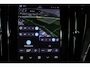 Volvo V60 T8 Plug-in hybrid AWD Plus Dark | Trekhaak | Panoramadak | Verwarmbare voorstoelen, achterbank en stuurwiel | 360 graden camera | Head-up display | Premium audio by Harman Kardon | Adaptieve cruise control | Keyless