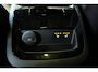 Volvo V60 T8 Plug-in hybrid AWD Plus Dark | Trekhaak | Panoramadak | Verwarmbare voorstoelen, achterbank en stuurwiel | 360 graden camera | Head-up display | Premium audio by Harman Kardon | Adaptieve cruise control | Keyless