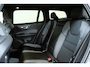 Volvo V60 T8 Plug-in hybrid AWD Plus Dark | Trekhaak | Panoramadak | Verwarmbare voorstoelen, achterbank en stuurwiel | 360 graden camera | Head-up display | Premium audio by Harman Kardon | Adaptieve cruise control | Keyless